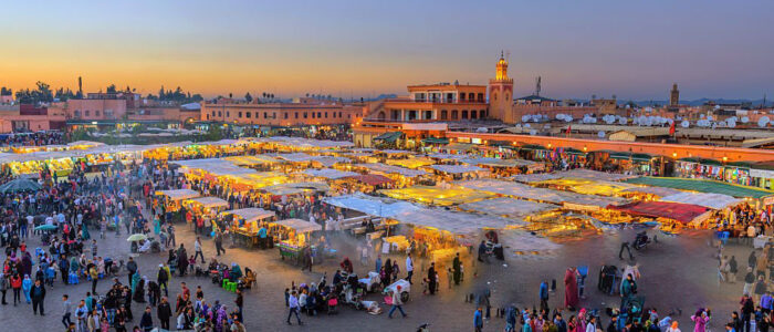 soiree-djemaa-el-fna-la-mosquee-de-la-koutoubia-marrakech-maroc-copie